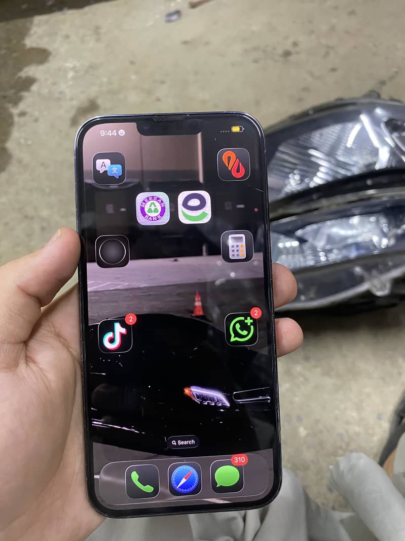 Apple iPhone 13 Pro Max 4