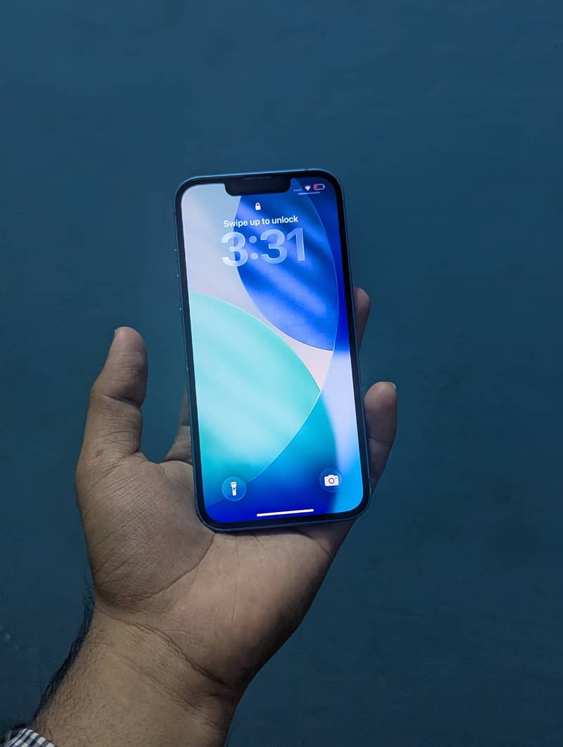 Apple iPhone 13 1