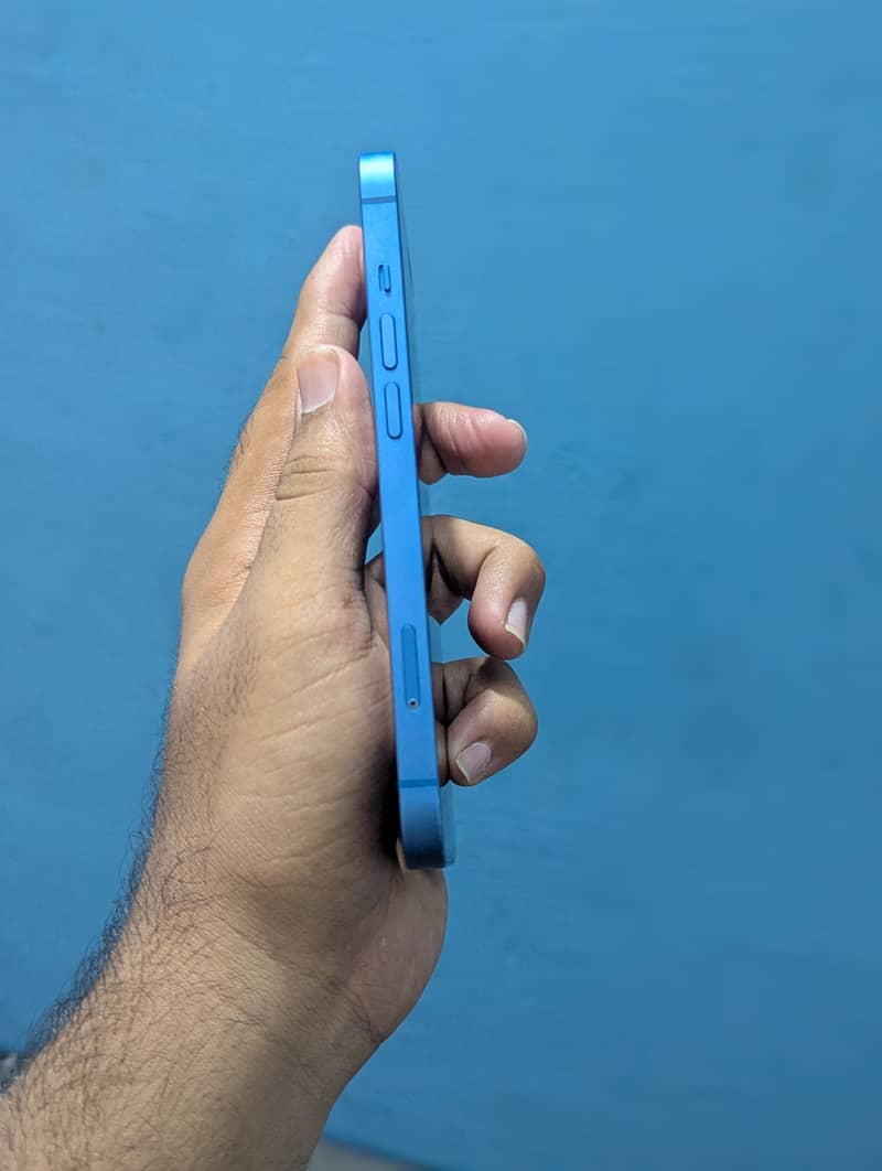 Apple iPhone 13 3
