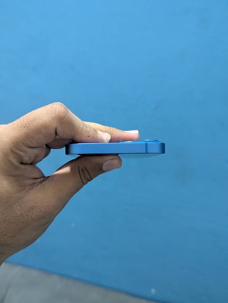 Apple iPhone 13 4