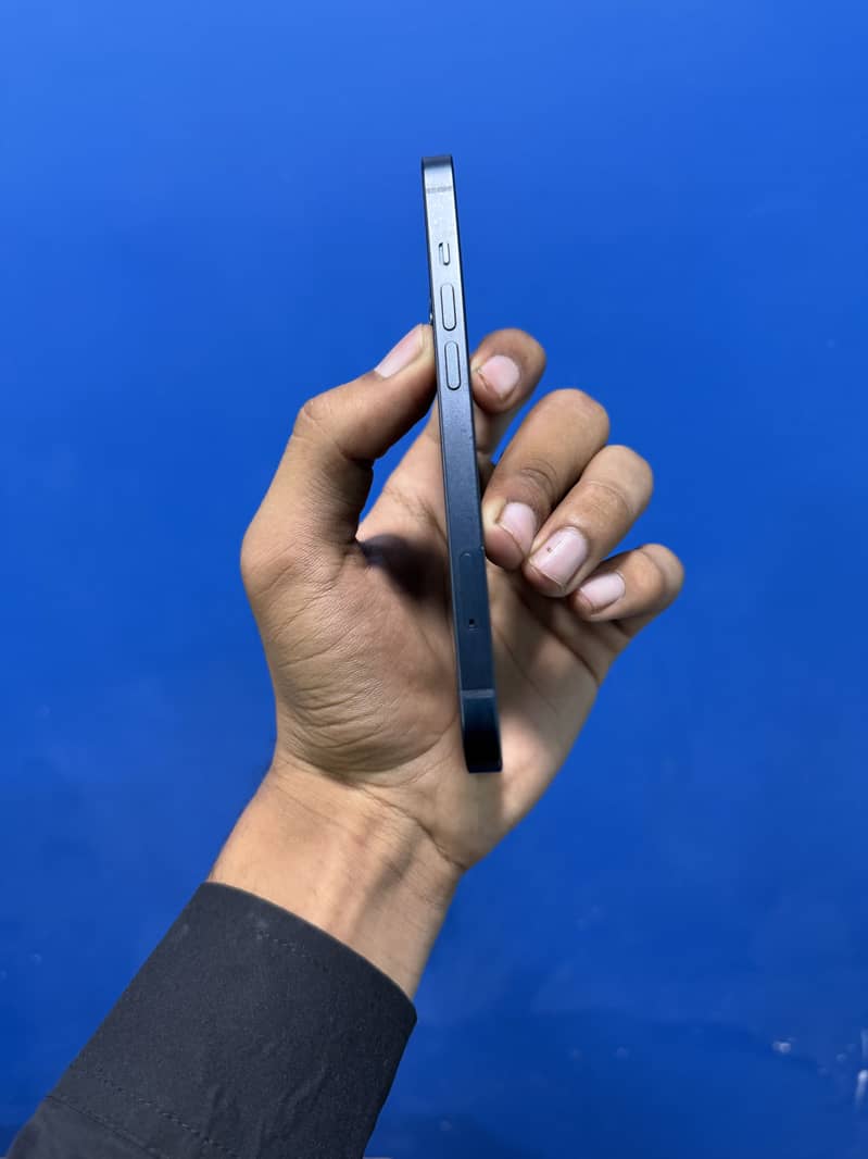 Apple iPhone 13 3