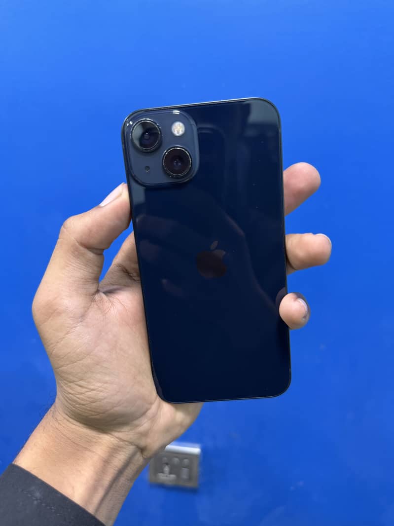 Apple iPhone 13 4