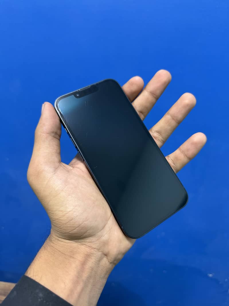 Apple iPhone 13 7