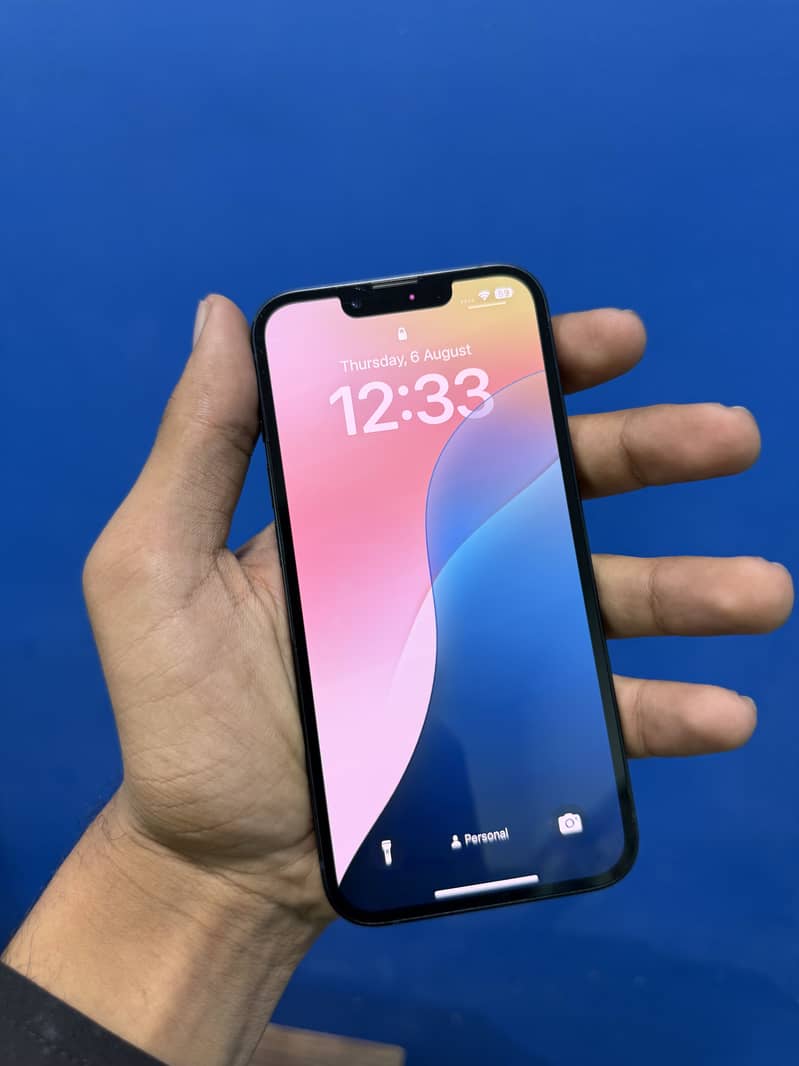 Apple iPhone 13 10