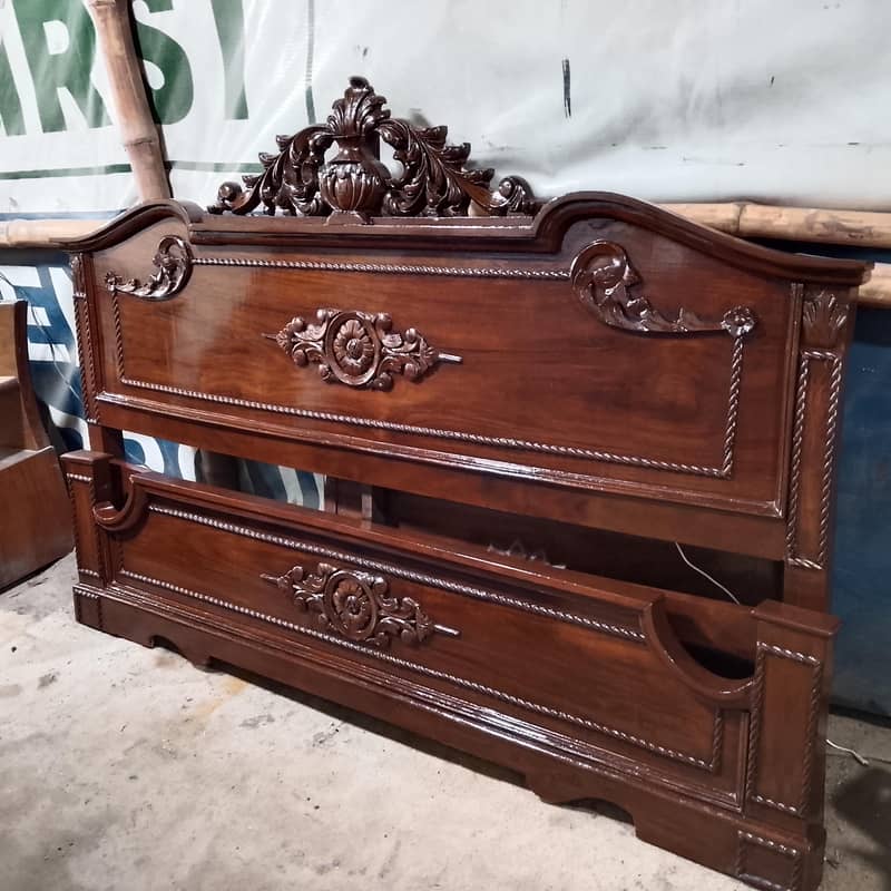 bed queen size 1