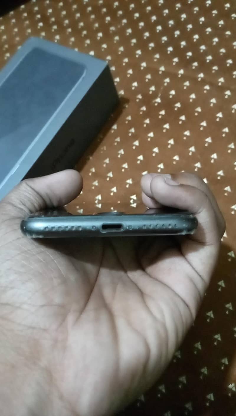 Apple iPhone 8 3