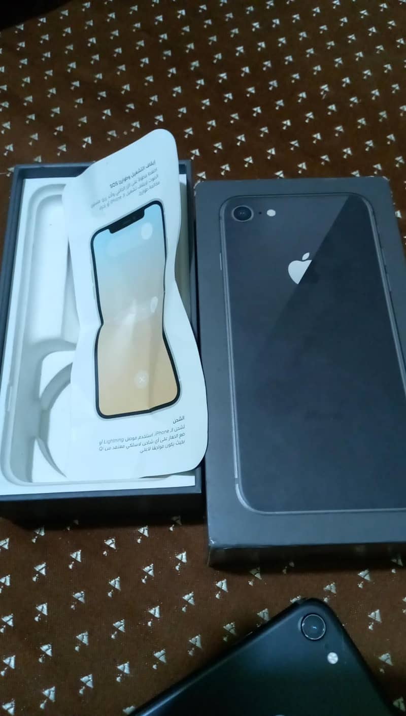 Apple iPhone 8 4