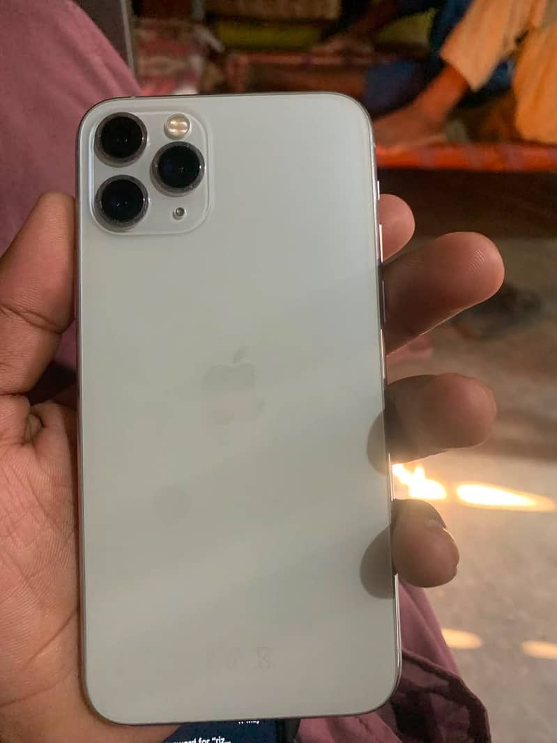 Apple iPhone 11 Pro 2