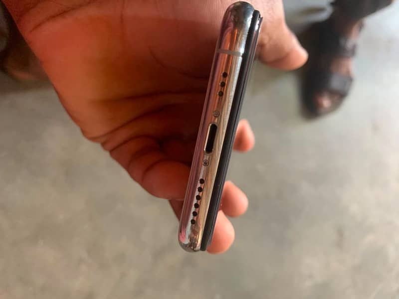 Apple iPhone 11 Pro 3