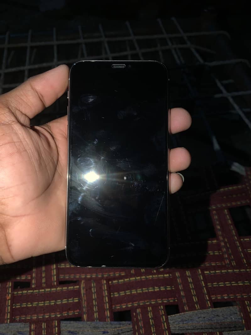 Apple iPhone 11 Pro 4