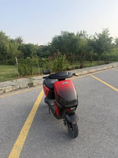 Evee Gen-Z Electric Scooty | Neat & Clean | Urgent Sale