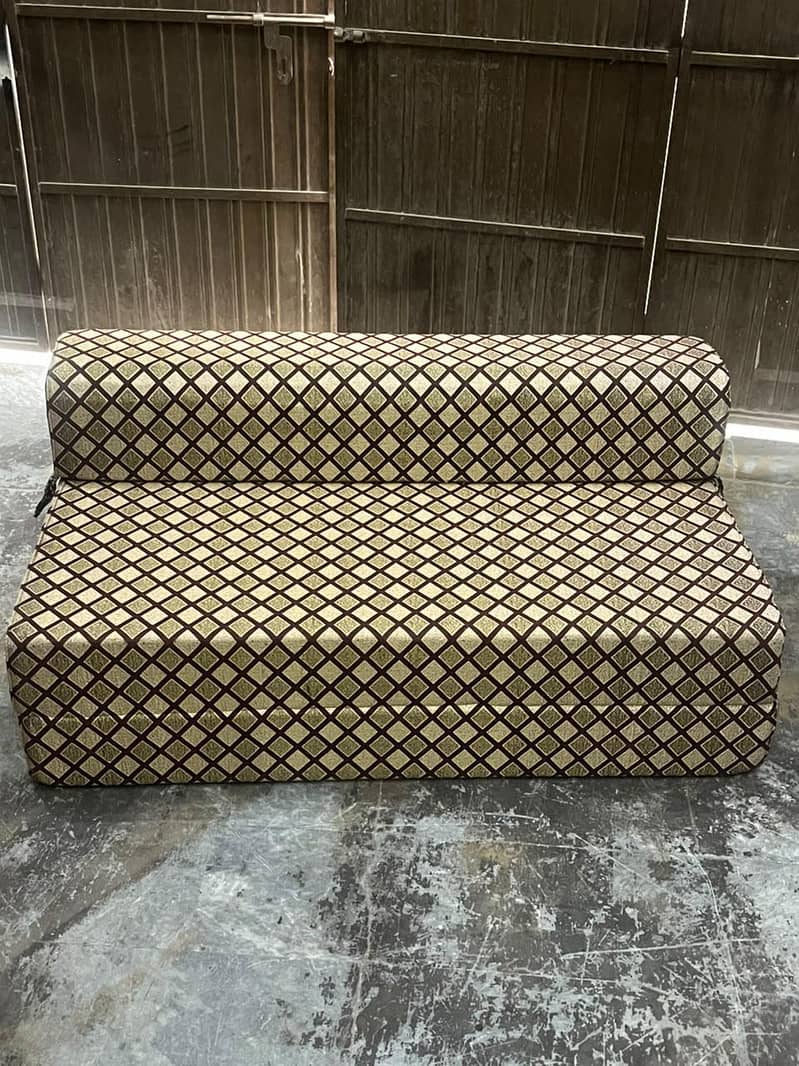 Sofa cumbed 0