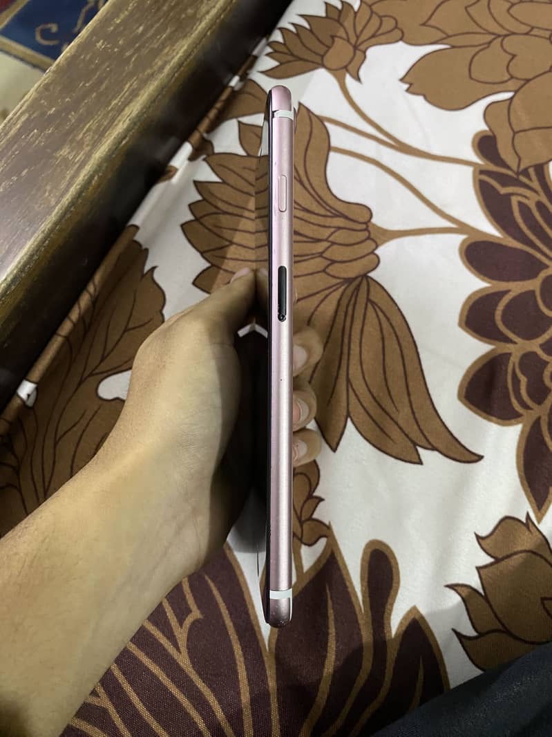 Apple iPhone 7 Plus 2