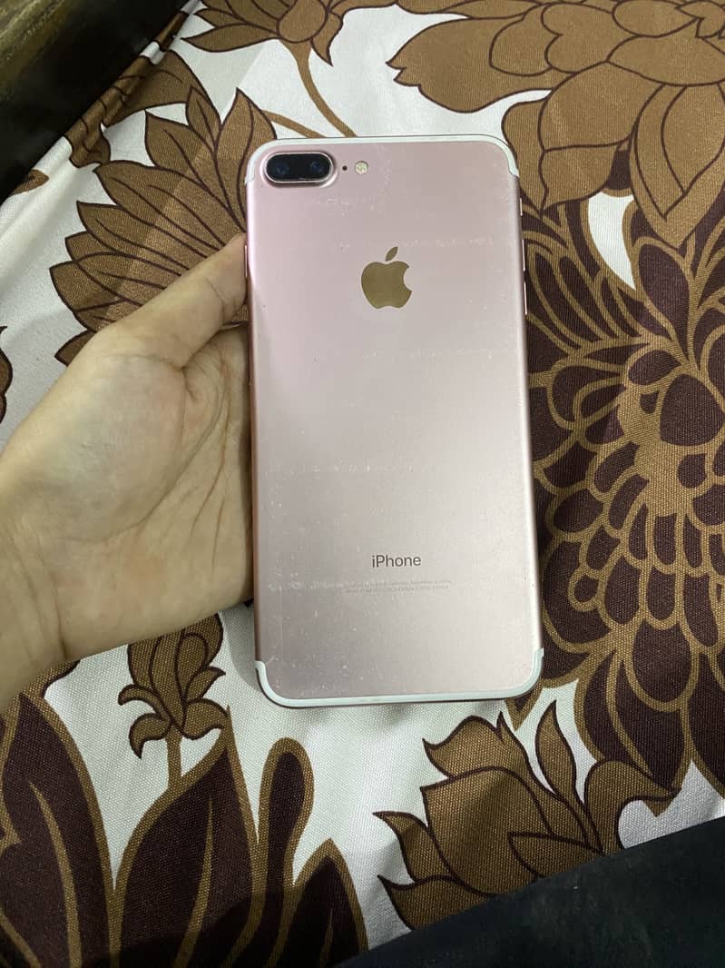 Apple iPhone 7 Plus 3