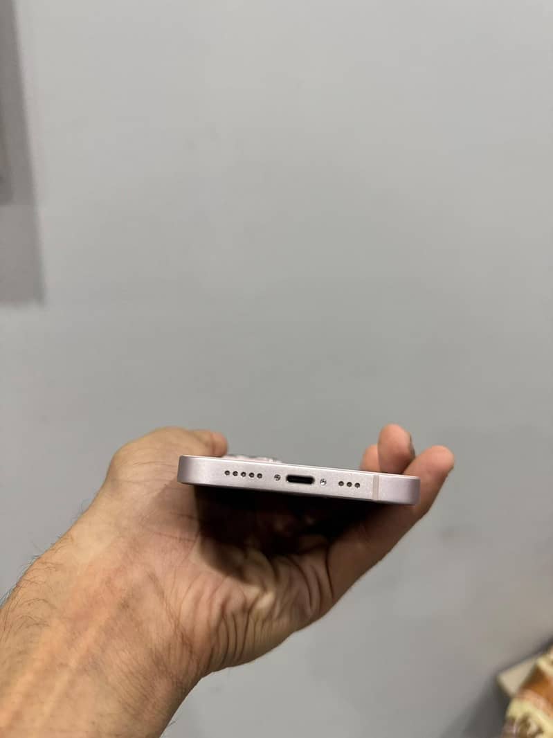 Apple iPhone 13 4