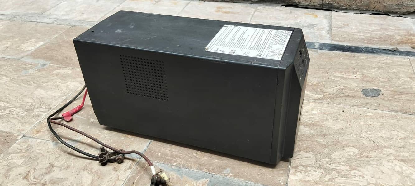 APC SMART UPS 1