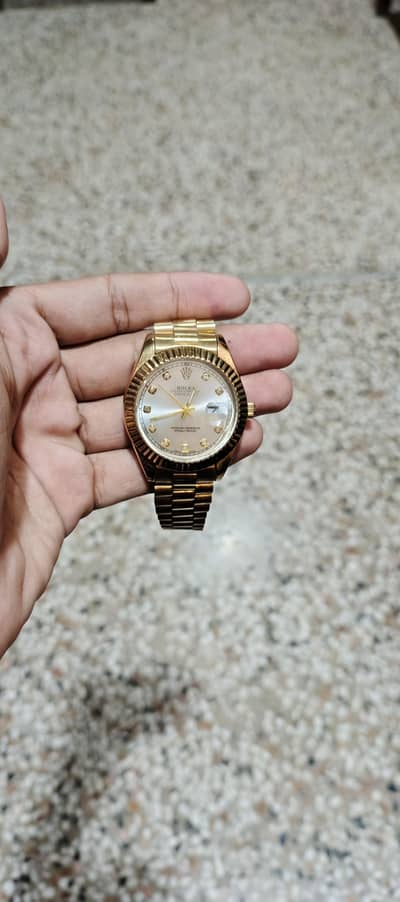 Premium Luxury Quartz Men’s Watch - Brand New Condition