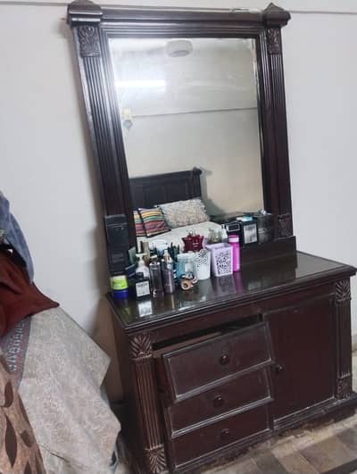 king size bed and dressing table