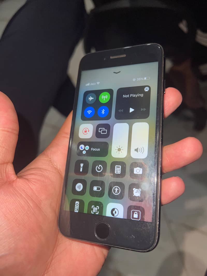 Apple iPhone 7 2