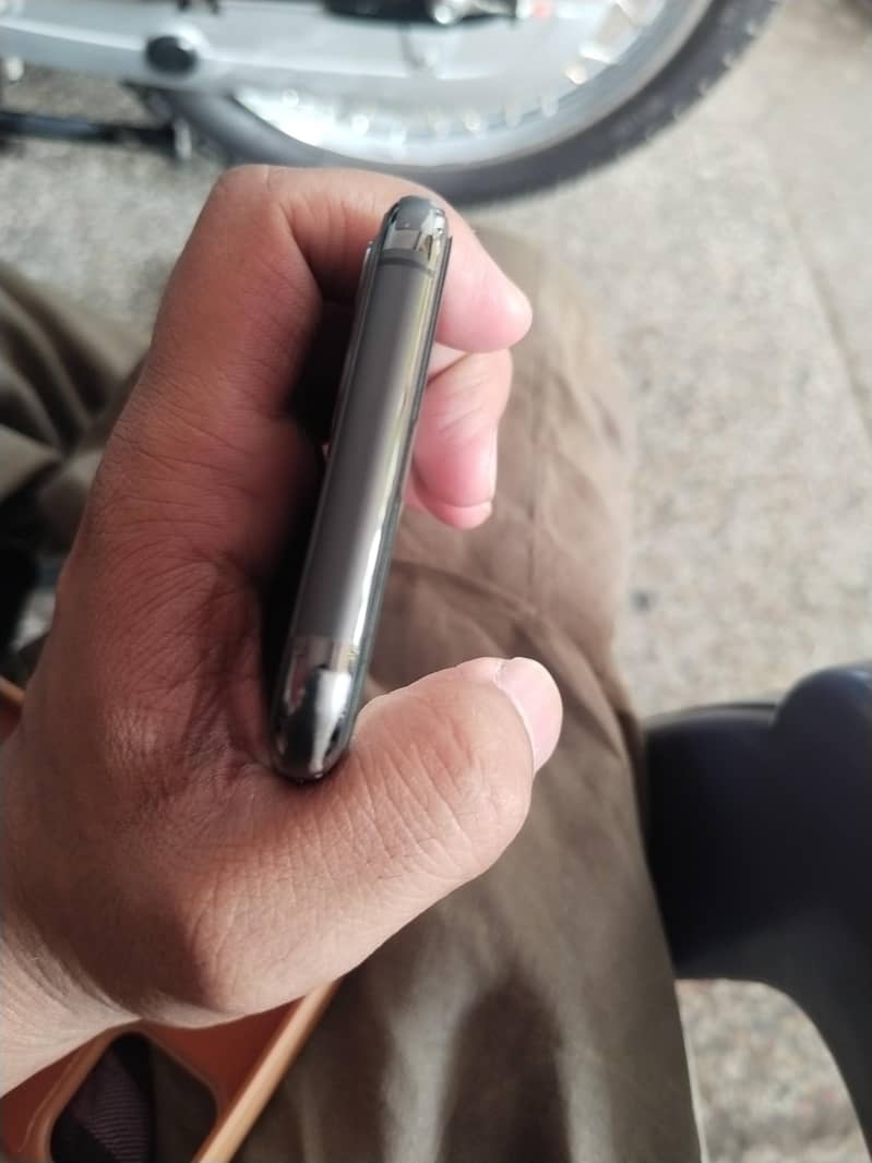 iphone 11 pro 6