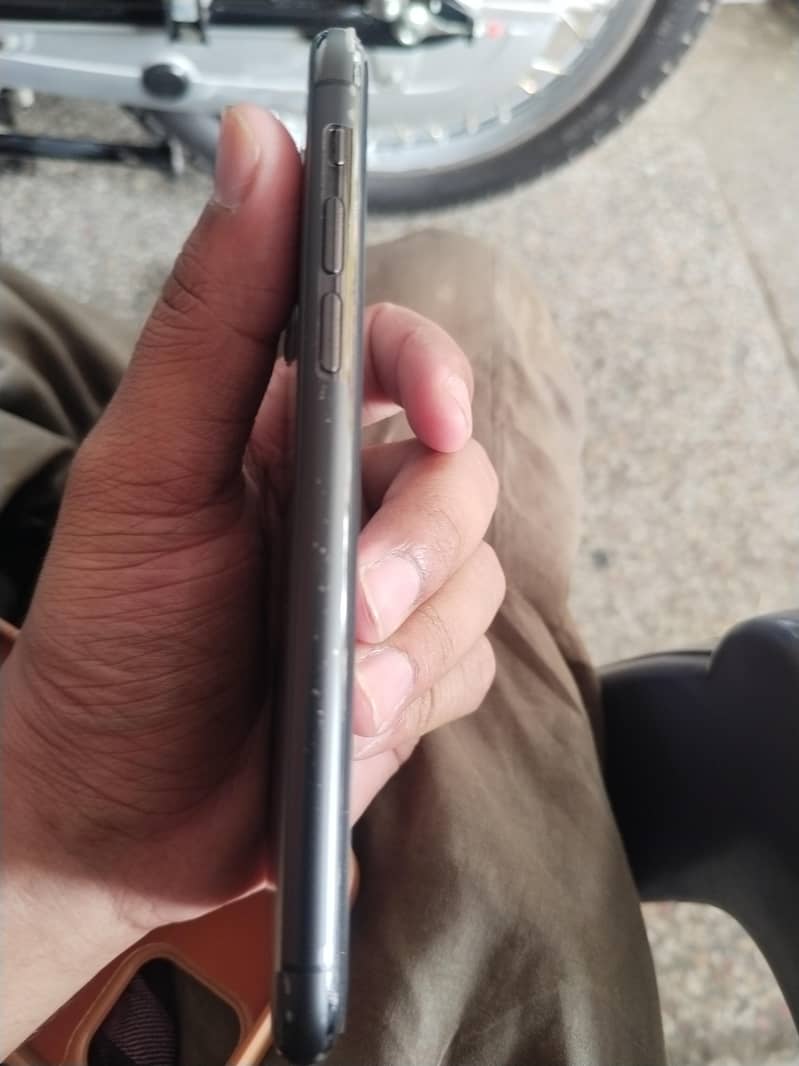 iphone 11 pro 7