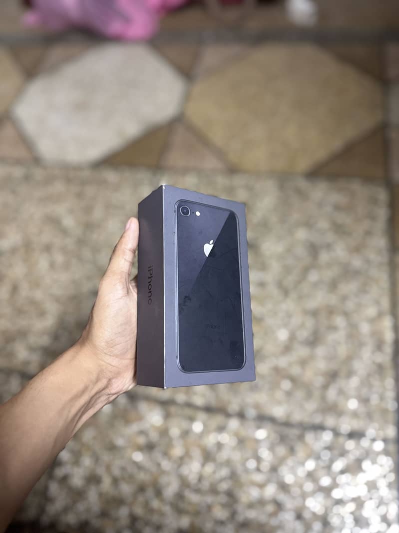 Apple iPhone 8 4