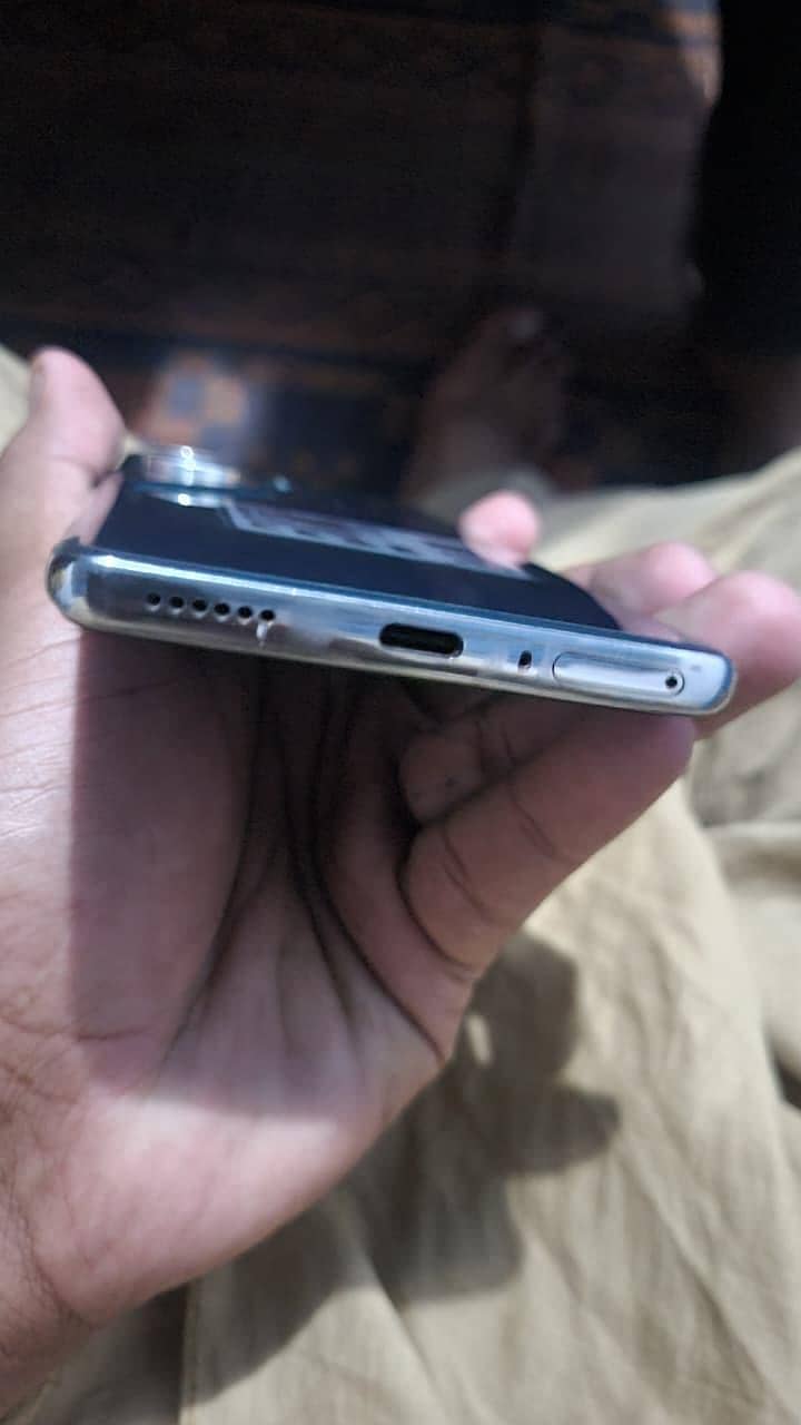 Tecno CAMON 40 Pro 4