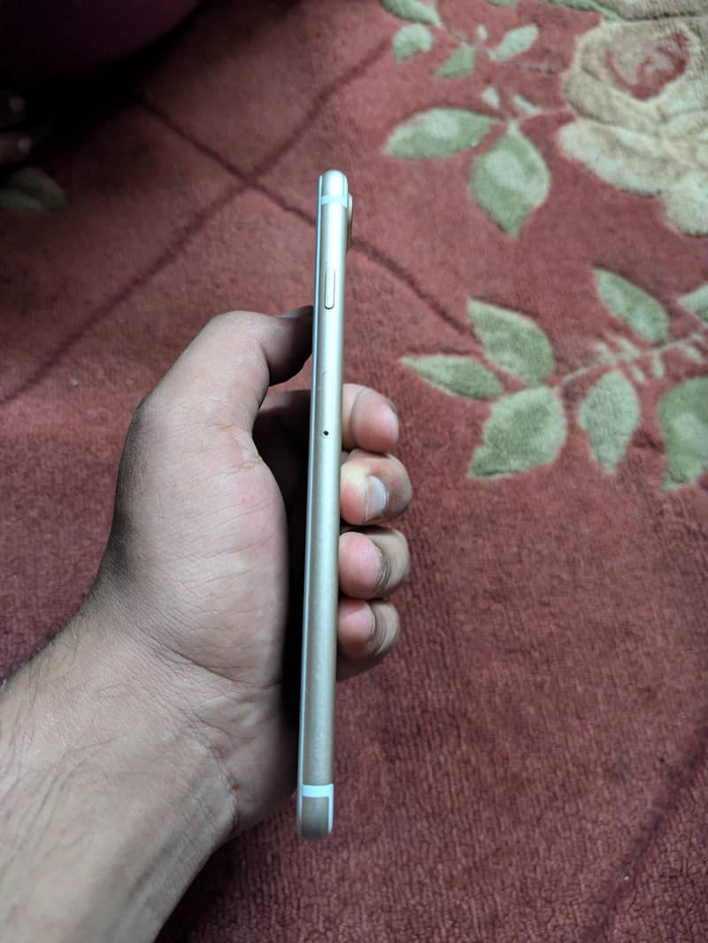 Apple iPhone 7 Plus 2