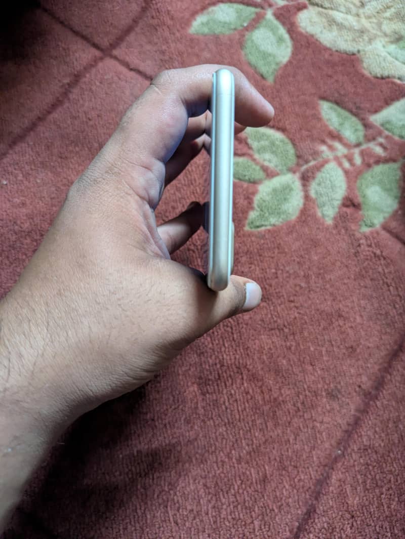 Apple iPhone 7 Plus 3