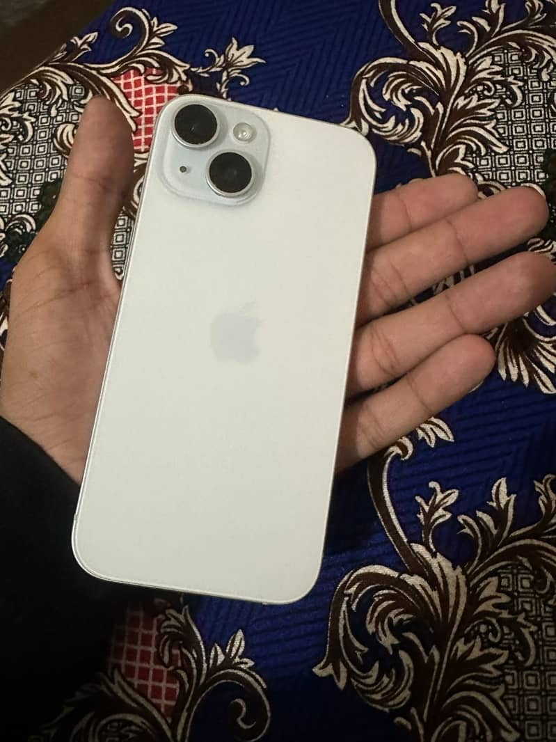 Apple iPhone 15 3