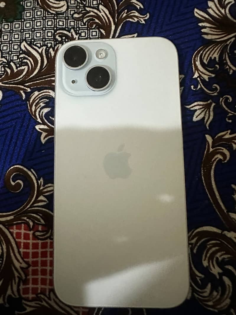 Apple iPhone 15 4