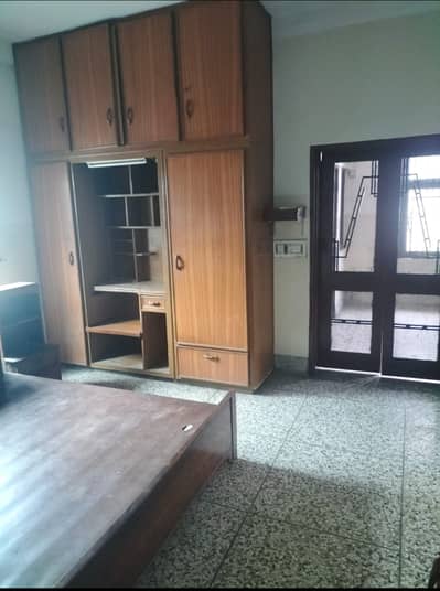 Upper Portion For rent In Malik Anwar Road