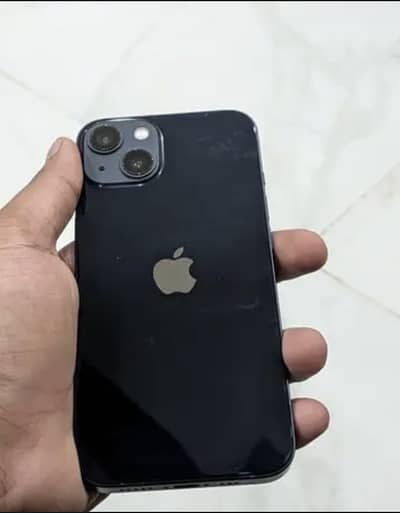 Apple iPhone 13