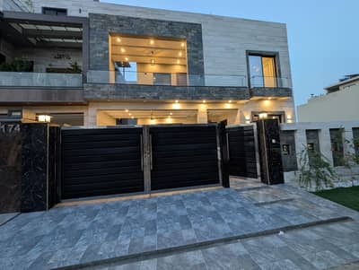 Executive house for sale in lake city