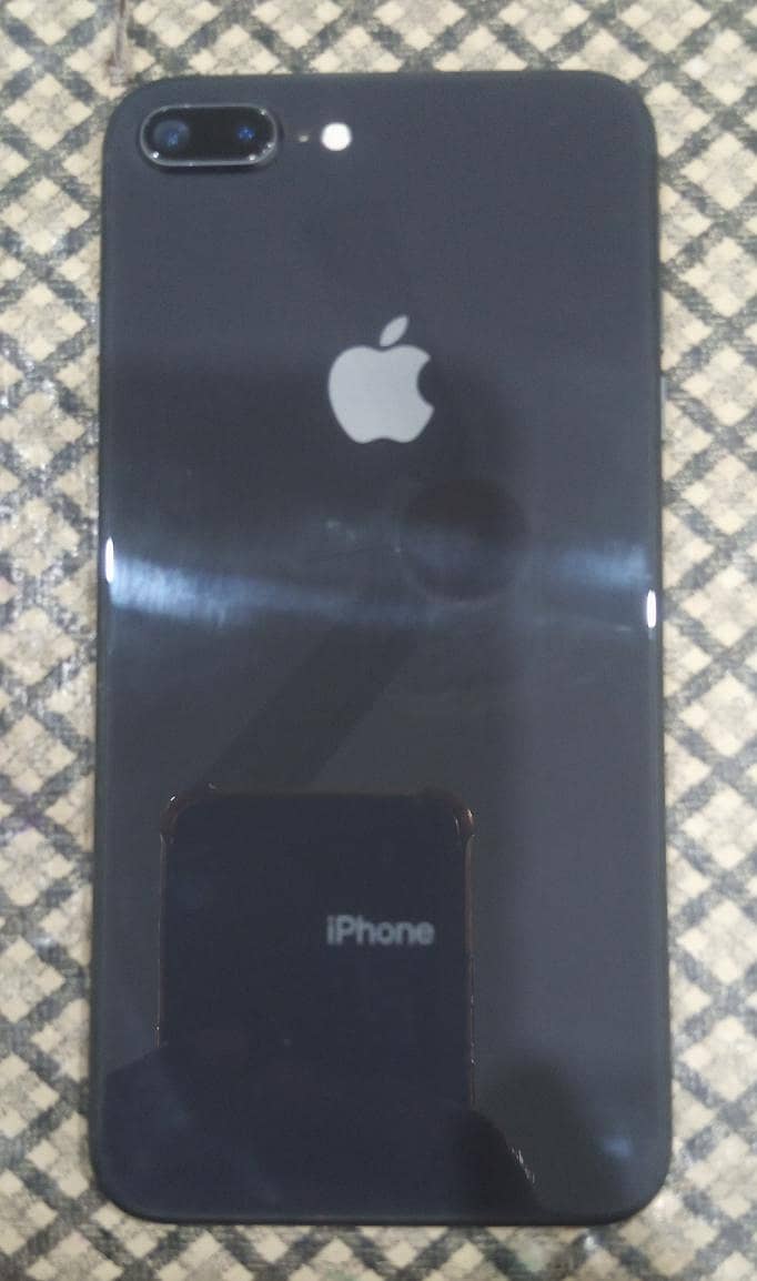 Apple iPhone 8 Plus 0