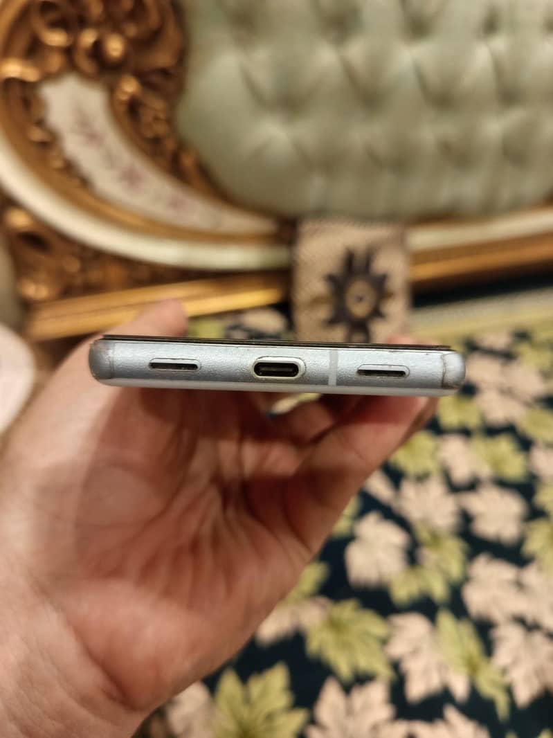 Google Pixel 7a 2