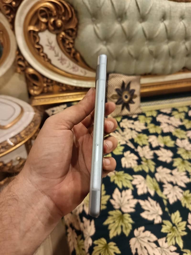 Google Pixel 7a 3