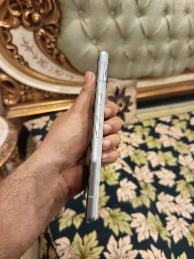 Google Pixel 7a 4