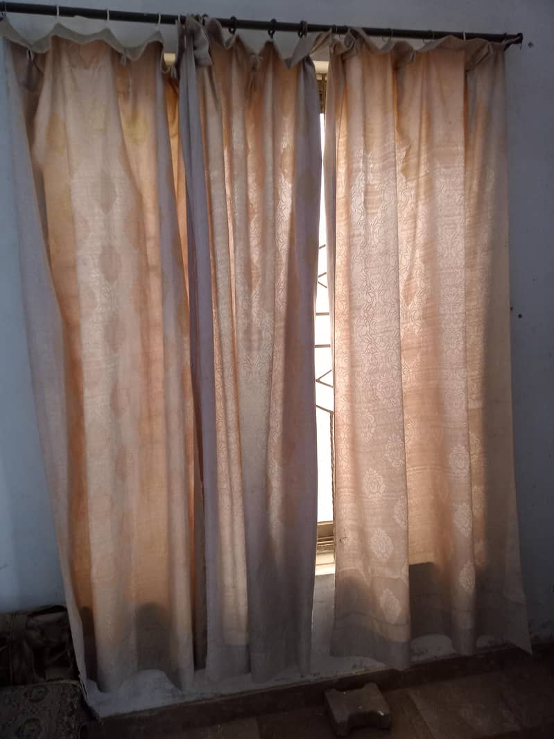 Curtains 0