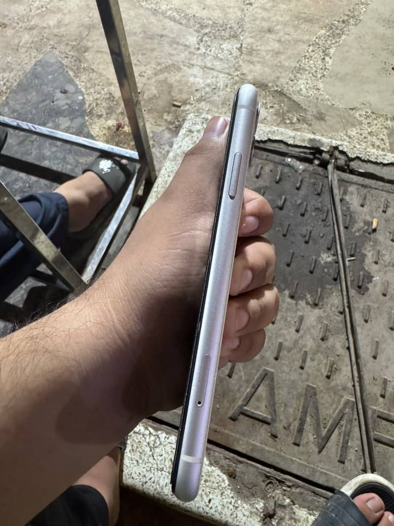 Apple iPhone 11 2