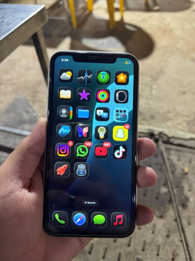 Apple iPhone 11 7