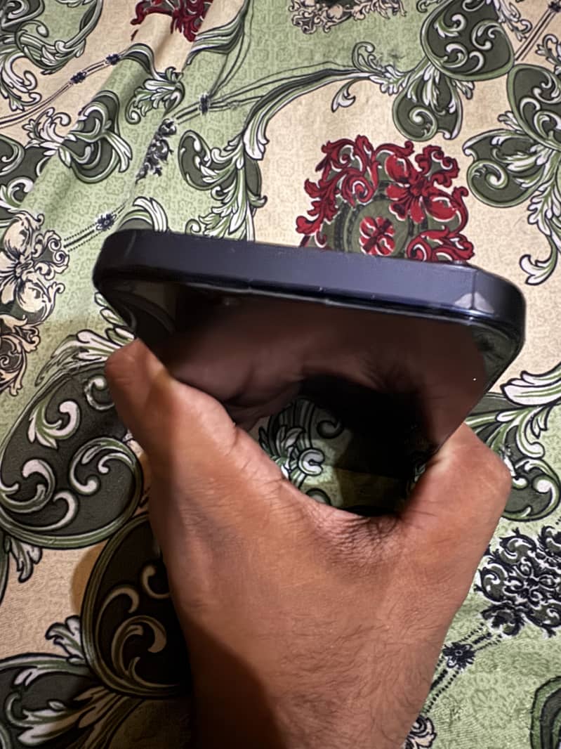 Apple iPhone 14 3
