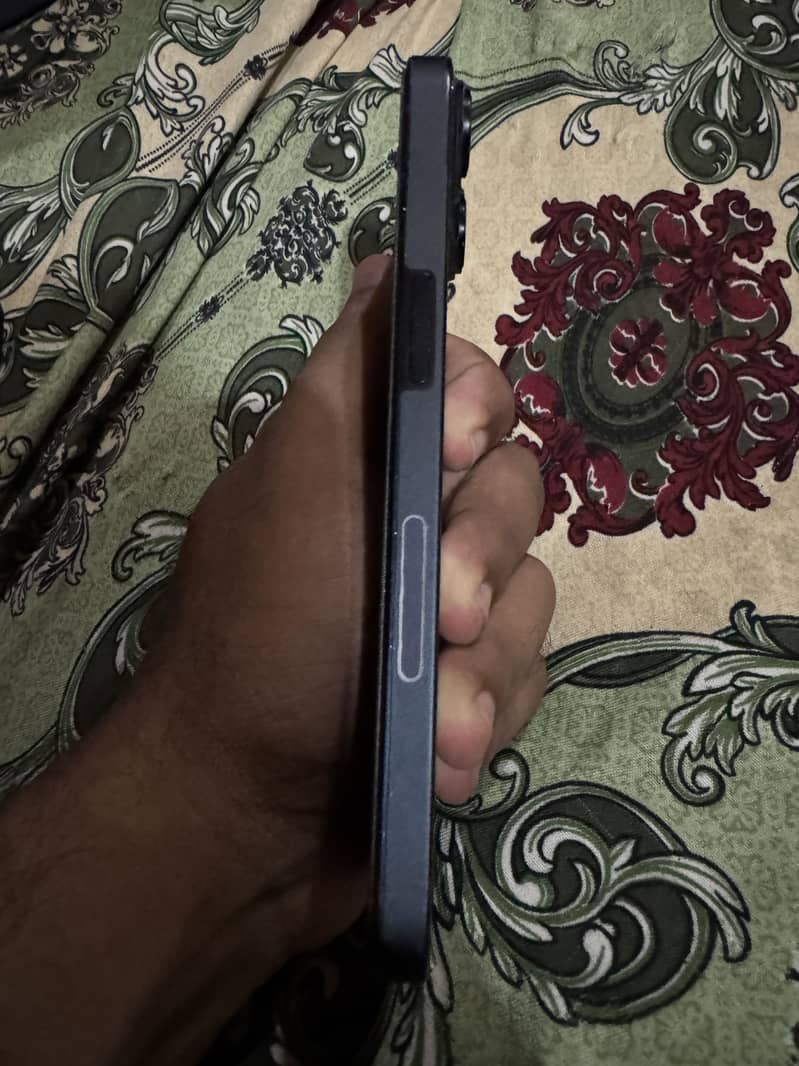 Apple iPhone 14 5
