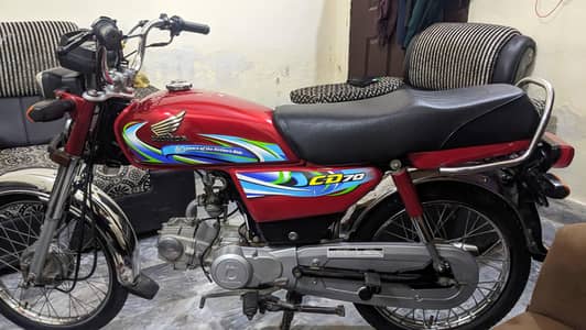 Honda CD 70 hai 2024 model hai bilkul new hai 10/10 hai 03356422316