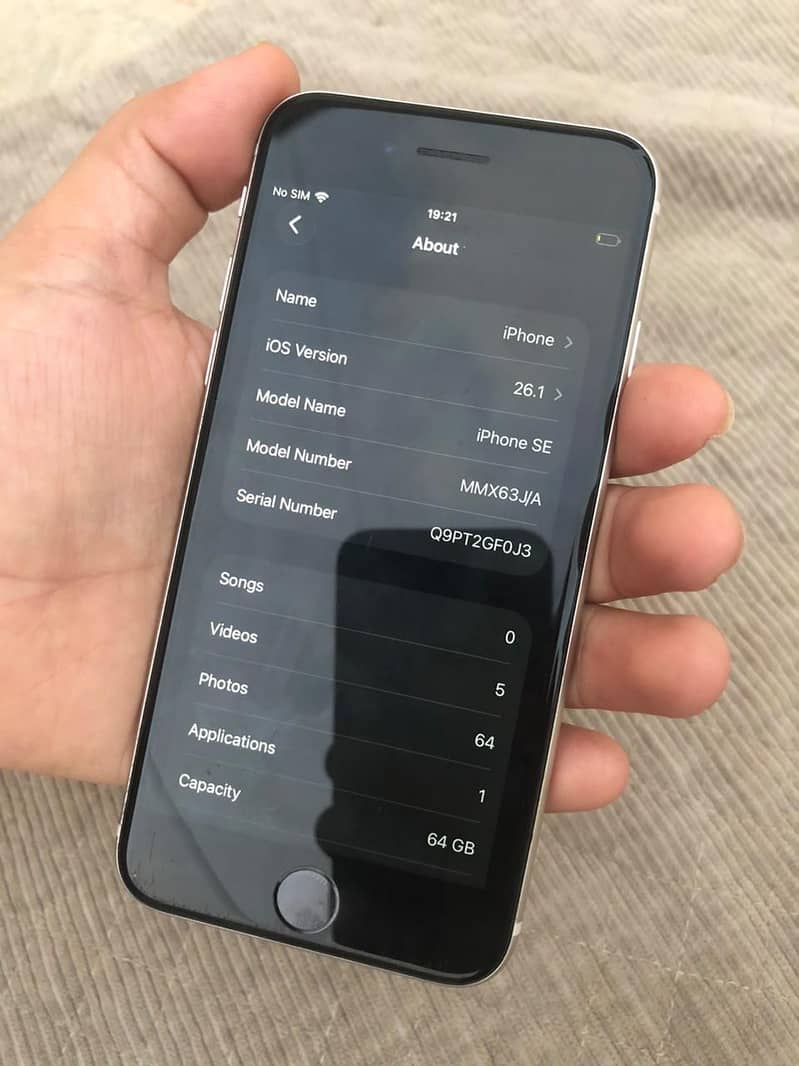 Apple iPhone SE 3rd generation 3