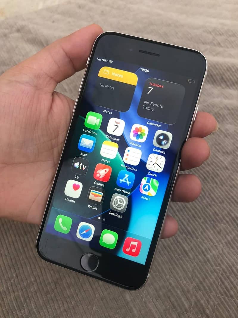 Apple iPhone SE 3rd generation 0