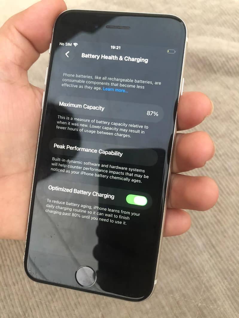 Apple iPhone SE 3rd generation 5