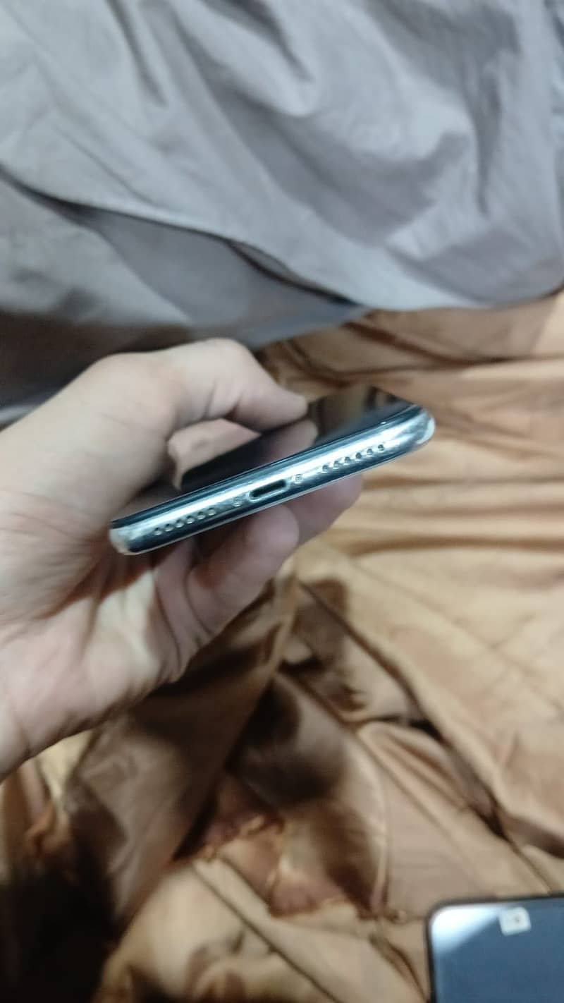 Apple iPhone X 0