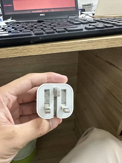 iPhone 20w adapter