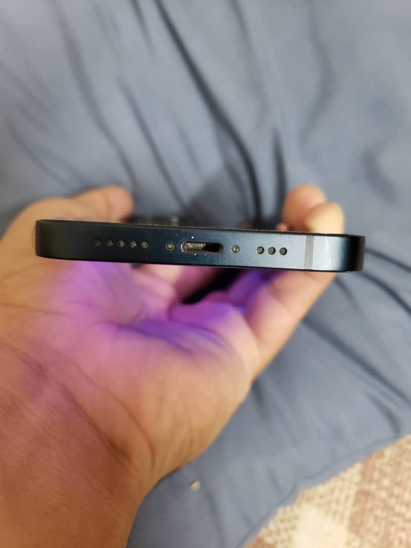 Apple iPhone 13 2